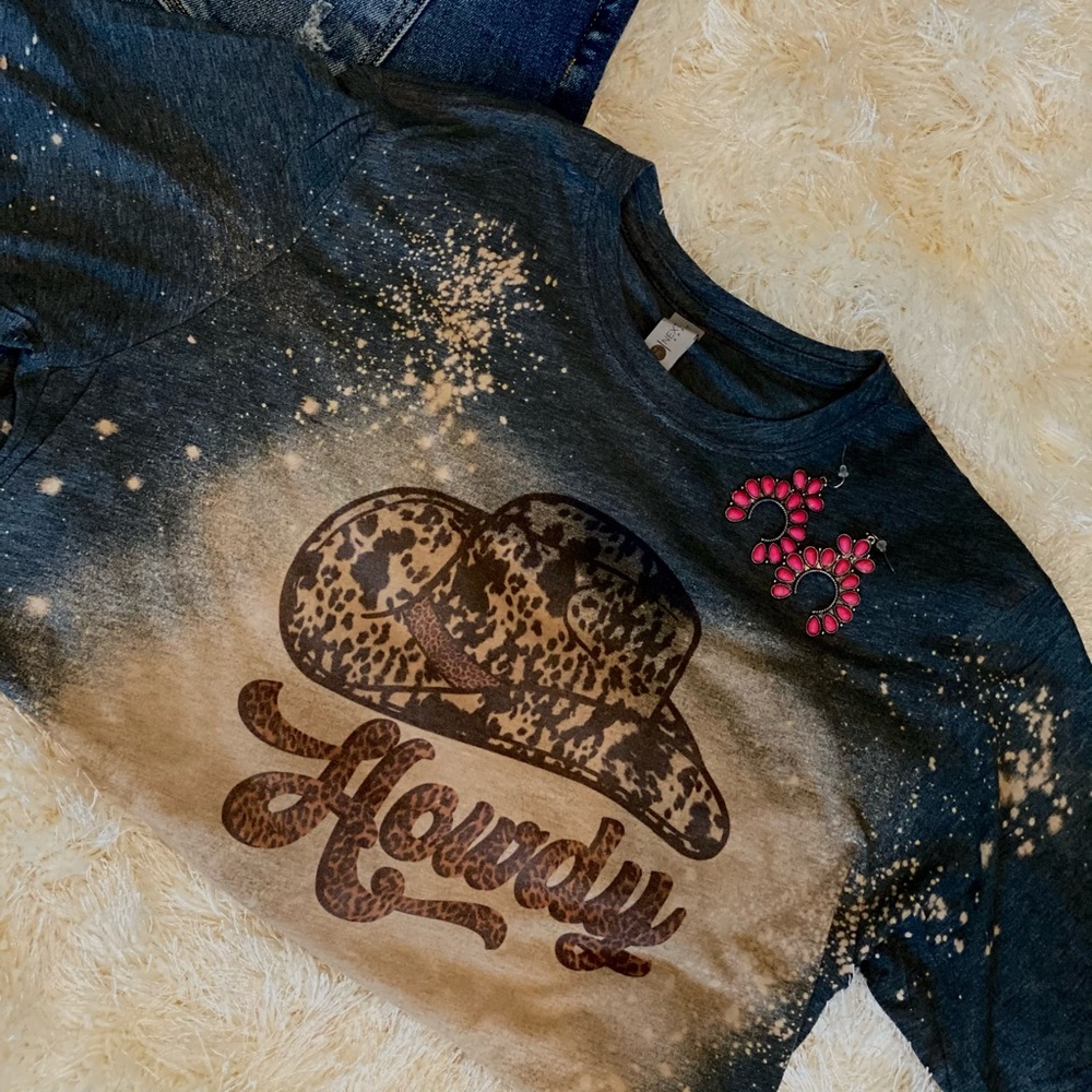 howdy bleached tee